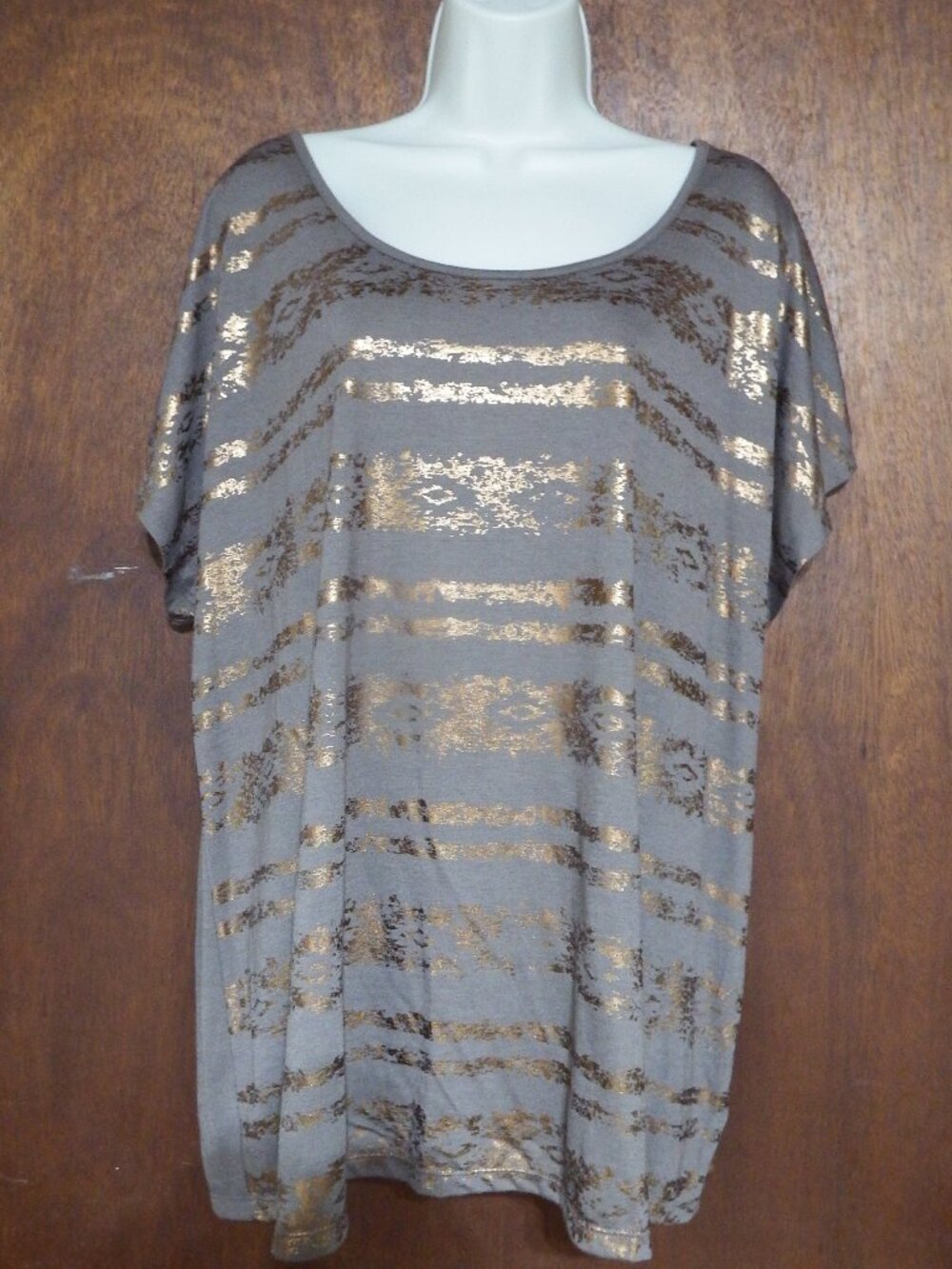 Women's short sleeve top by Cato Women, Size 22/24W